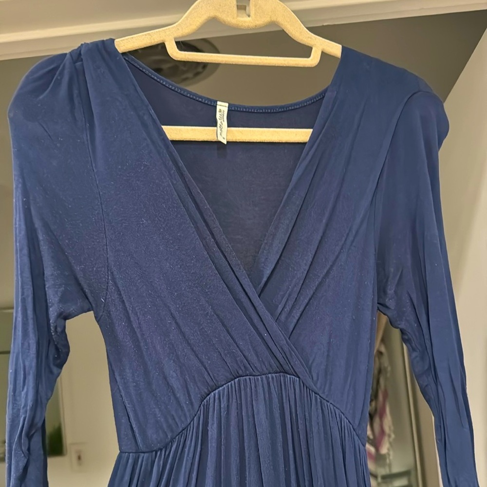 Navy blue, the most comfortable maternity dress!